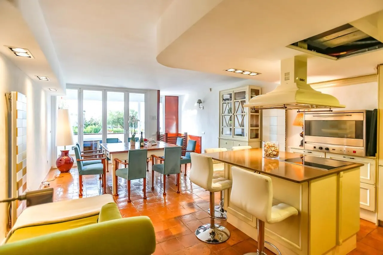 La Riviera Mediterranea سيدجيس